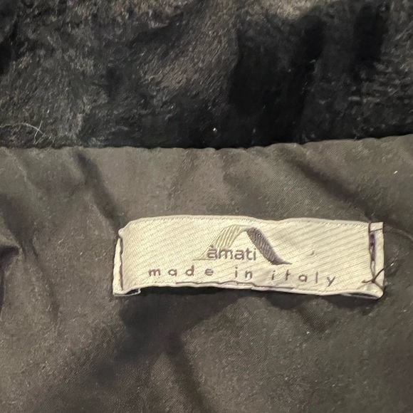 Italian Made AMATI Black Vest, Zip Front, Faux Fur Outside with POCKETS - Picture 3 of 13